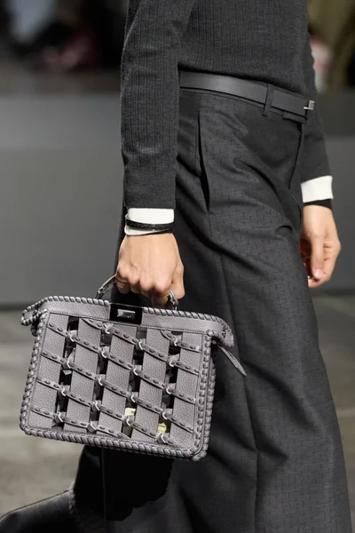 Look 97